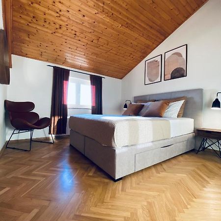 Cirjak Apartments ビオグラード・ナ・モル エクステリア 写真