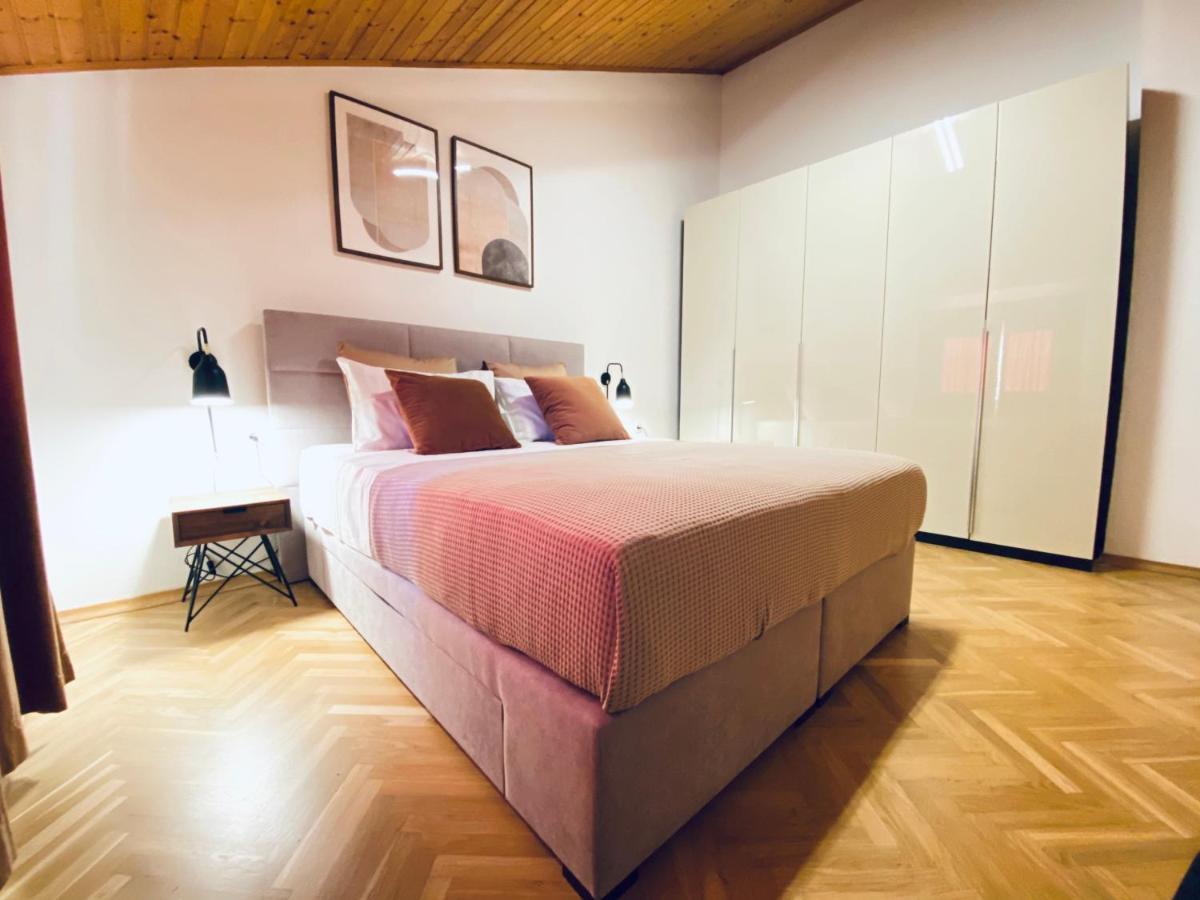 Cirjak Apartments ビオグラード・ナ・モル エクステリア 写真