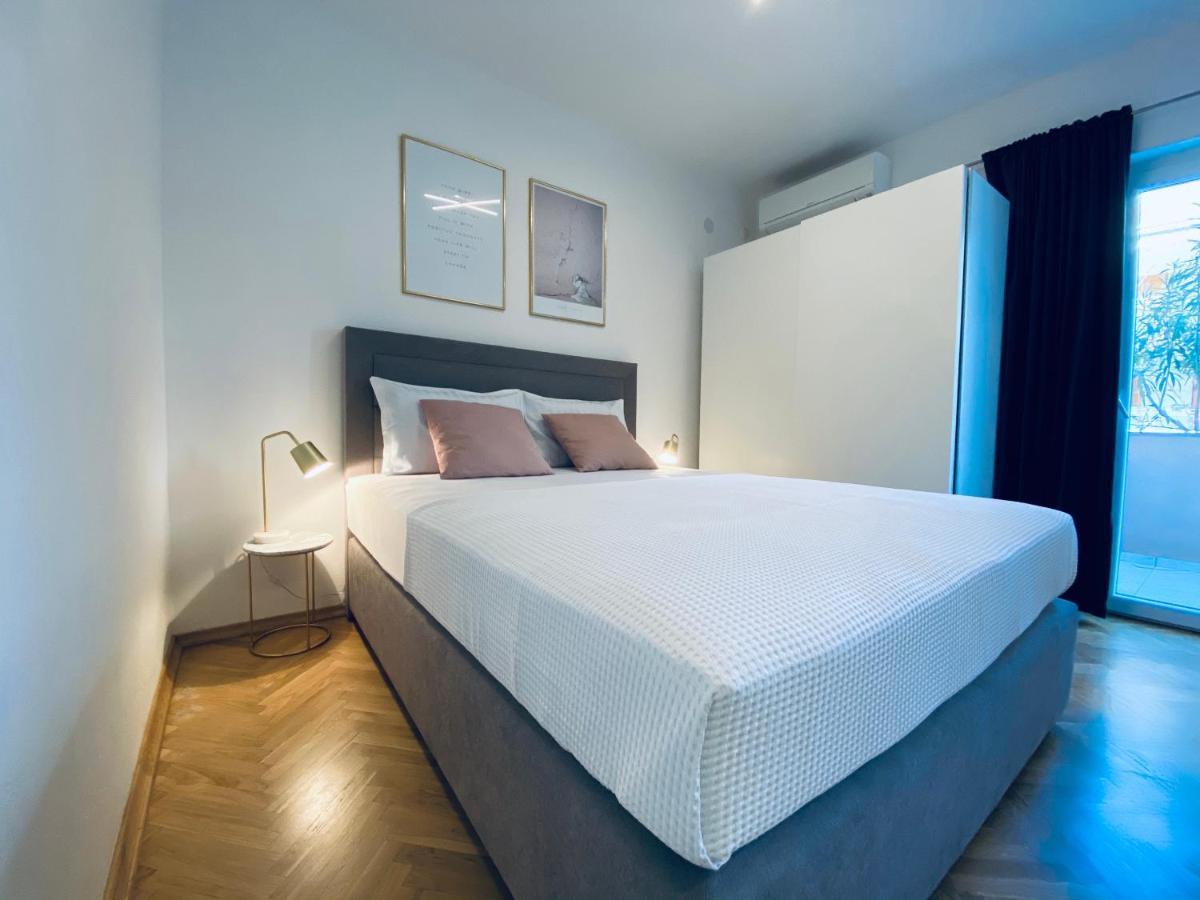 Cirjak Apartments ビオグラード・ナ・モル エクステリア 写真