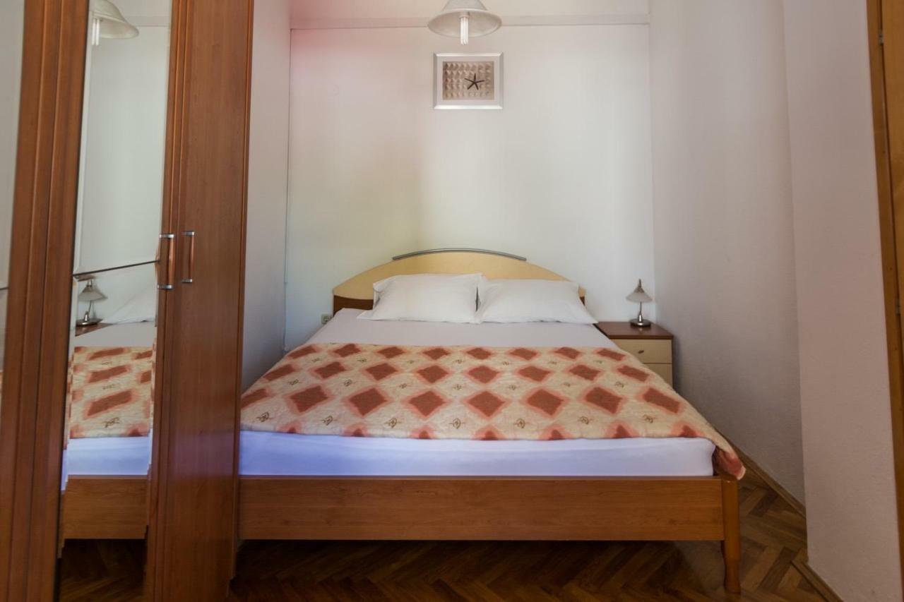 Cirjak Apartments ビオグラード・ナ・モル エクステリア 写真