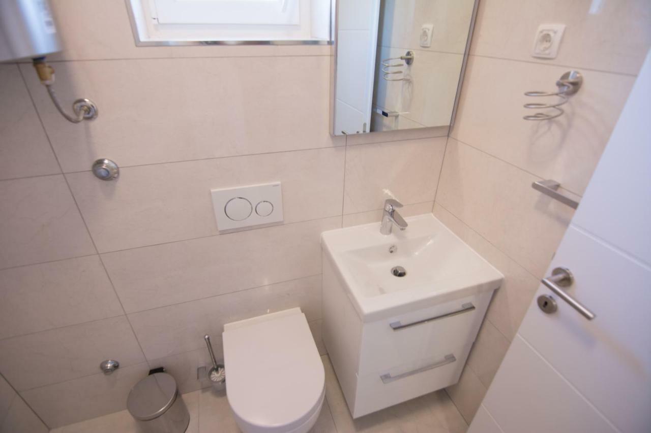 Cirjak Apartments ビオグラード・ナ・モル エクステリア 写真