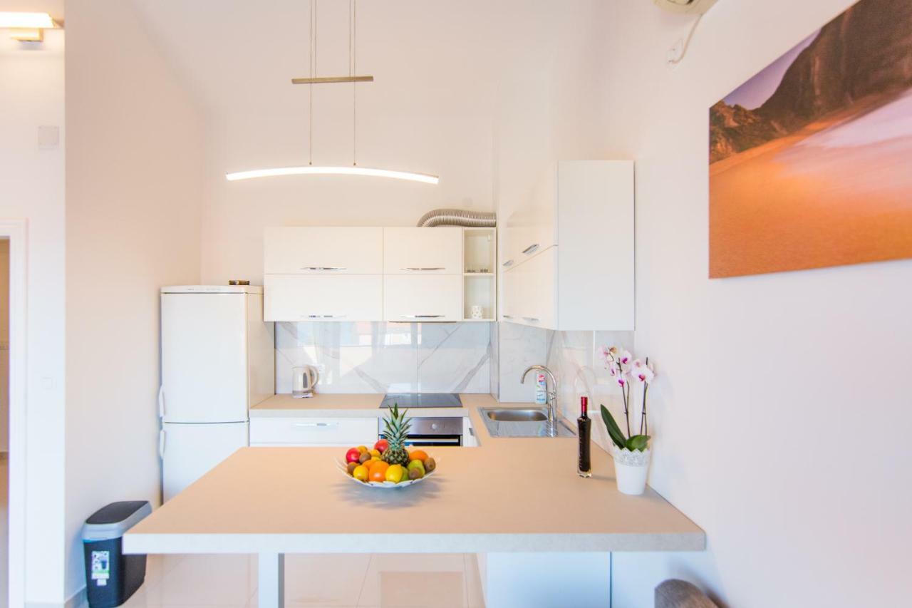 Cirjak Apartments ビオグラード・ナ・モル エクステリア 写真